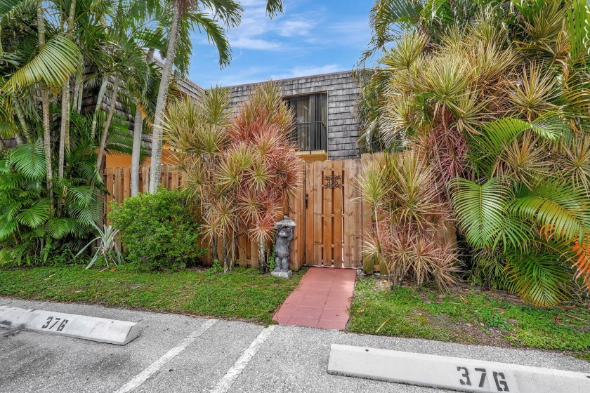 Sellers offering $5,000 concession. This Townhouse is move in - Beach Townhome/Townhouse for sale in Palm Springs, Florida on Beachhouse.com