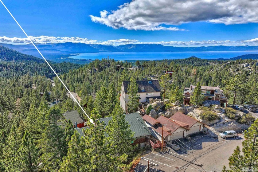 Step into this All-Seasons, Tahoe Chalet Condo w/ vaulted - Beach Condo for sale in Stateline, Nevada on Beachhouse.com