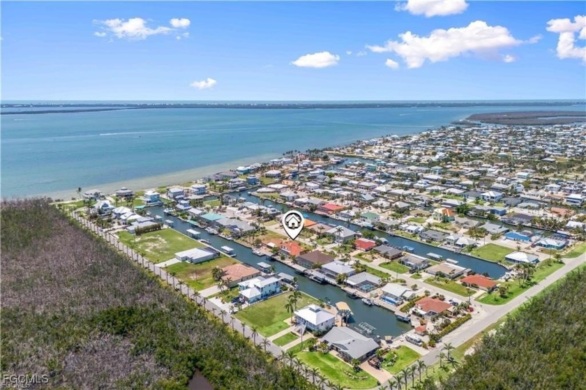 NO FLOODING! LIVE THE DREAM WITH MINUTES OUT TO OPEN WATERS! - Beach Home for sale in St. James City, Florida on Beachhouse.com