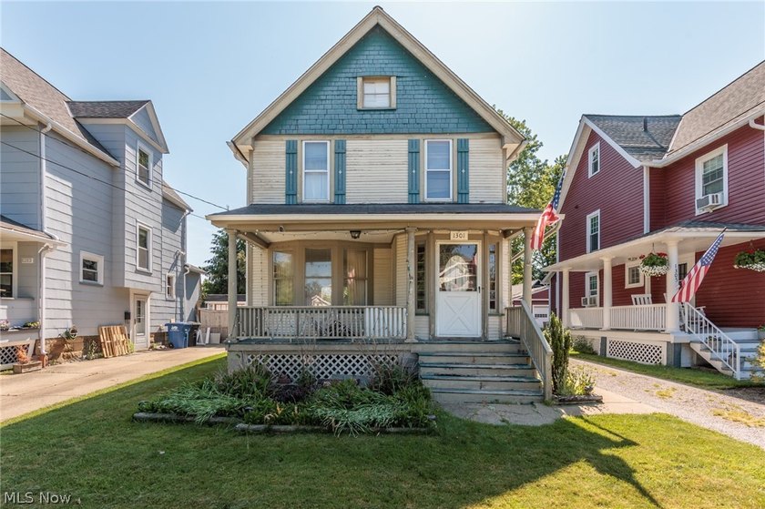 Charming Colonial in a highly walkable neighborhood, just - Beach Home for sale in Lakewood, Ohio on Beachhouse.com