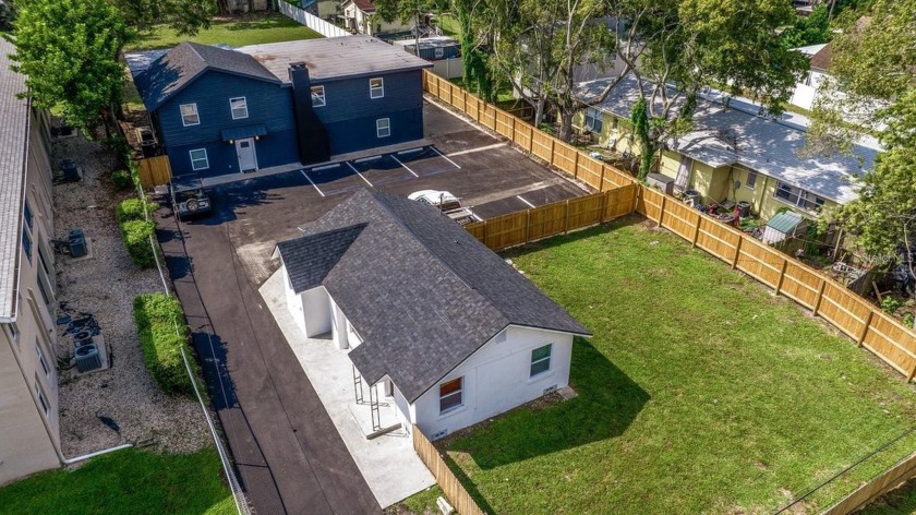 Excellent cash flowing and investment opportunity in - Beach Townhome/Townhouse for sale in St. Petersburg, Florida on Beachhouse.com