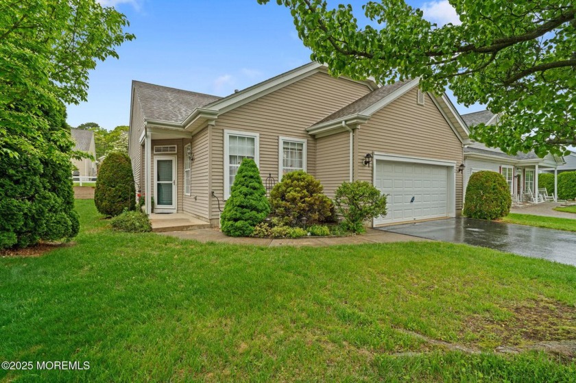 The spacious floor plan of the sought-after Hatteras model makes - Beach Home for sale in Barnegat, New Jersey on Beachhouse.com