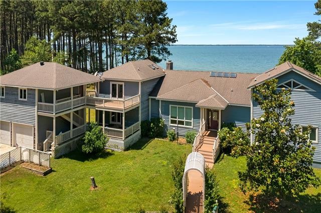Gorgeous custom-built contemporary home with guest cottage on - Beach Home for sale in Lancaster, Virginia on Beachhouse.com