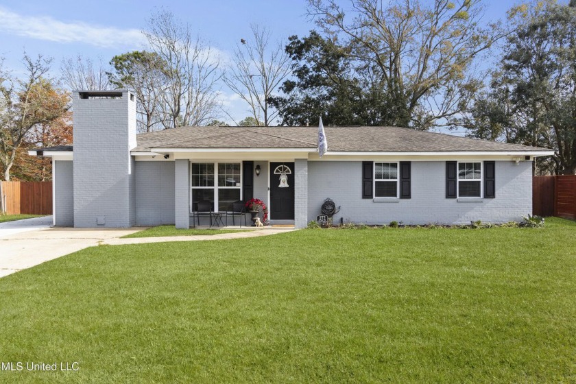 Enjoy the perfect blend of charm and convenience in this - Beach Home for sale in Ocean Springs, Mississippi on Beachhouse.com