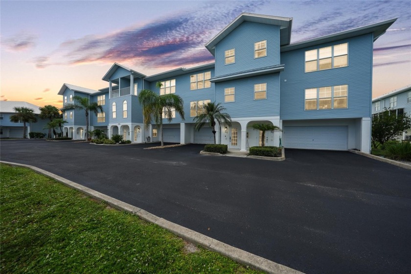 BEST VALUE IN CAPE HAZE FOR A 3 BEDROOM! Enjoy living in - Beach Townhome/Townhouse for sale in Rotonda West, Florida on Beachhouse.com