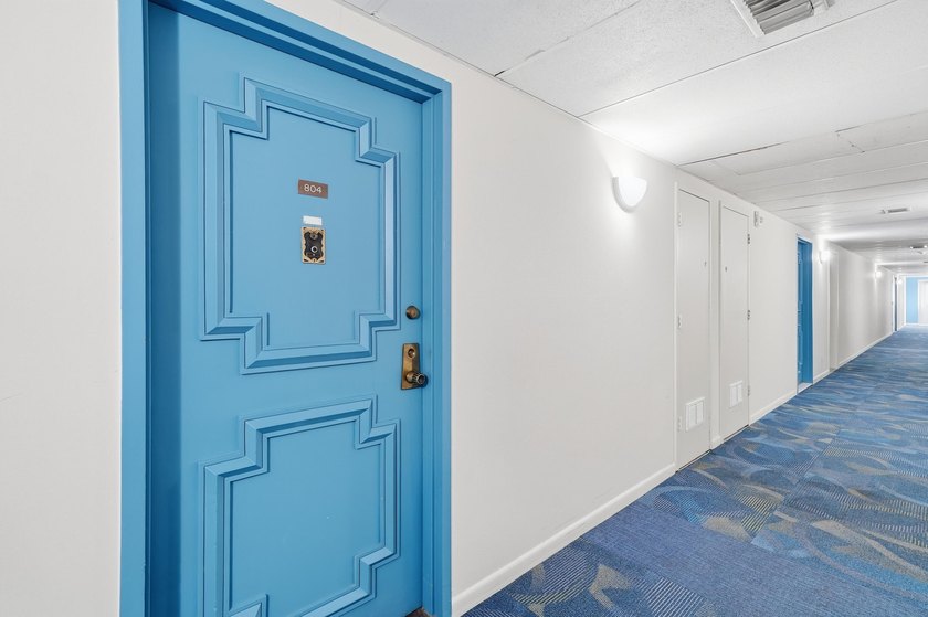 Beautifully remodeled, completely furnished and equipped 996 SF - Beach Condo for sale in Hollywood, Florida on Beachhouse.com