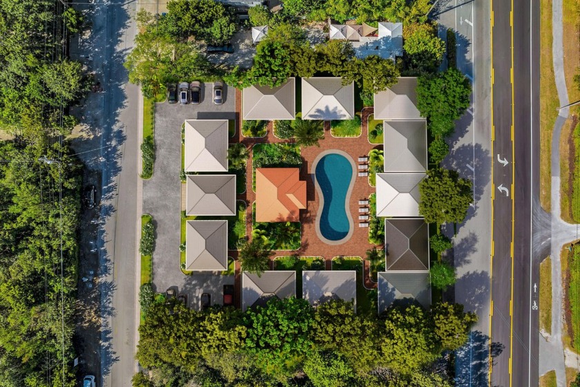 Prime Redevelopment Opportunity in the Heart of IslamoradaA rare - Beach Commercial for sale in Upper Matecumbe Key, Florida on Beachhouse.com