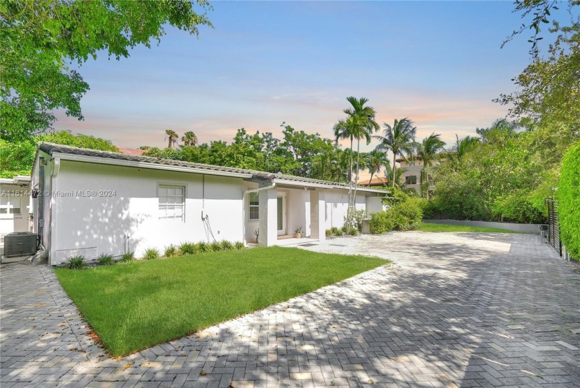 Opportunity in Key Biscayne!

Exceptional corner property with 9 - Beach Home for sale in Key Biscayne, Florida on Beachhouse.com