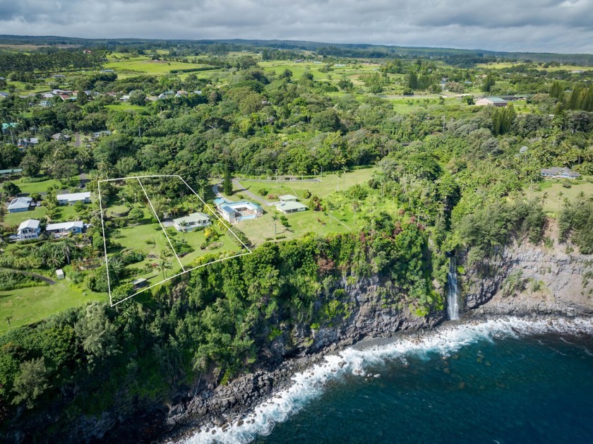 Experience Oceanfront Living at Its Finest - Beach Home for sale in Papaaloa, Hawaii on Beachhouse.com