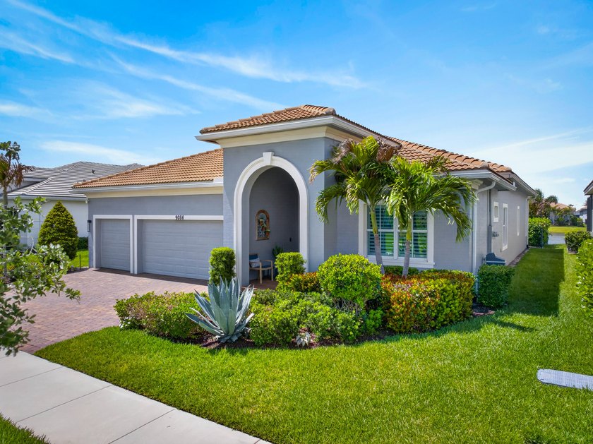 GORGEOUS LANDSCAPED BACKYARD w/artificial turf trees shrubs - Beach Home for sale in Port Saint Lucie, Florida on Beachhouse.com