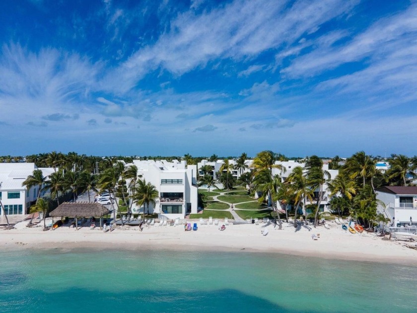 Escape to paradise with this spacious townhouse-style condo - Beach Condo for sale in Key Colony Beach, Florida on Beachhouse.com