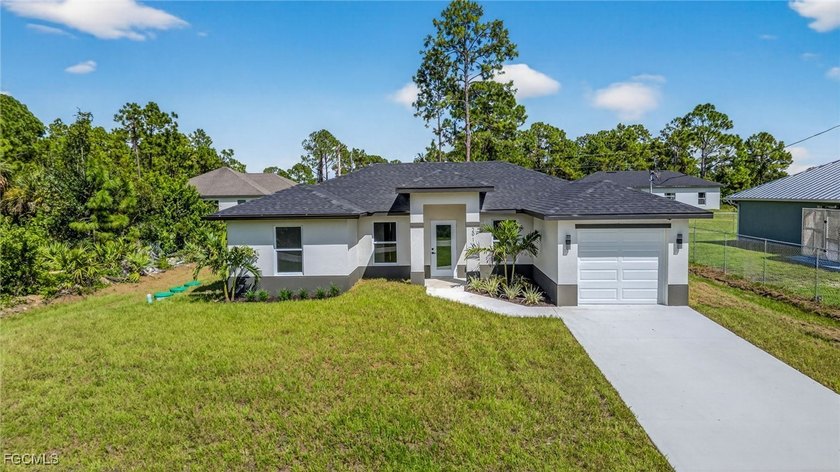 SELLER CREDIT TOWARD BUYER'S CLOSING COSTS + EXTENDED WARRANTY - Beach Home for sale in Lehigh Acres, Florida on Beachhouse.com