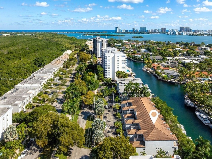 Boater and nature lover's paradise in Arch Creek! This - Beach Townhome/Townhouse for sale in North Miami, Florida on Beachhouse.com