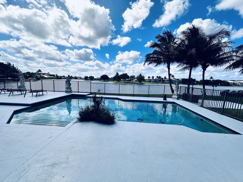 Located in the Northtree community of Lake Worth, this expansive - Beach Home for sale in Greenacres, Florida on Beachhouse.com