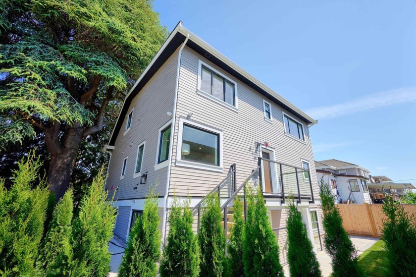 Entire 3BD 3BA back unit of a newly built fourplex! PRICE - Beach Home for sale in Vancouver,  on Beachhouse.com