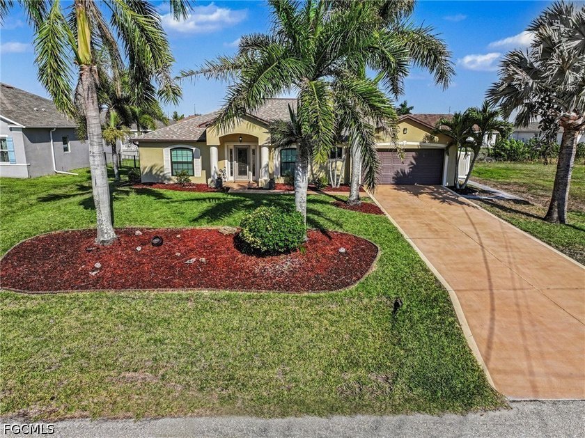 Welcome to your Northwest Cape Coral pool home with over 2,000 - Beach Home for sale in Cape Coral, Florida on Beachhouse.com