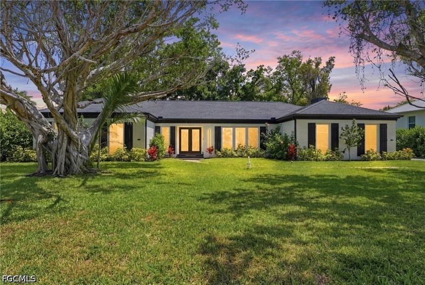 Nestled along a quiet stretch in one of Fort Myers' most - Beach Home for sale in Fort Myers, Florida on Beachhouse.com