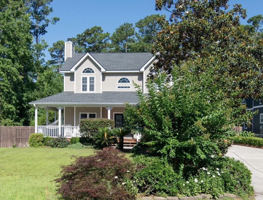 Nestled quietly near Litchfield Country Club and Stables Park - Beach Home for sale in Pawleys Island, South Carolina on Beachhouse.com