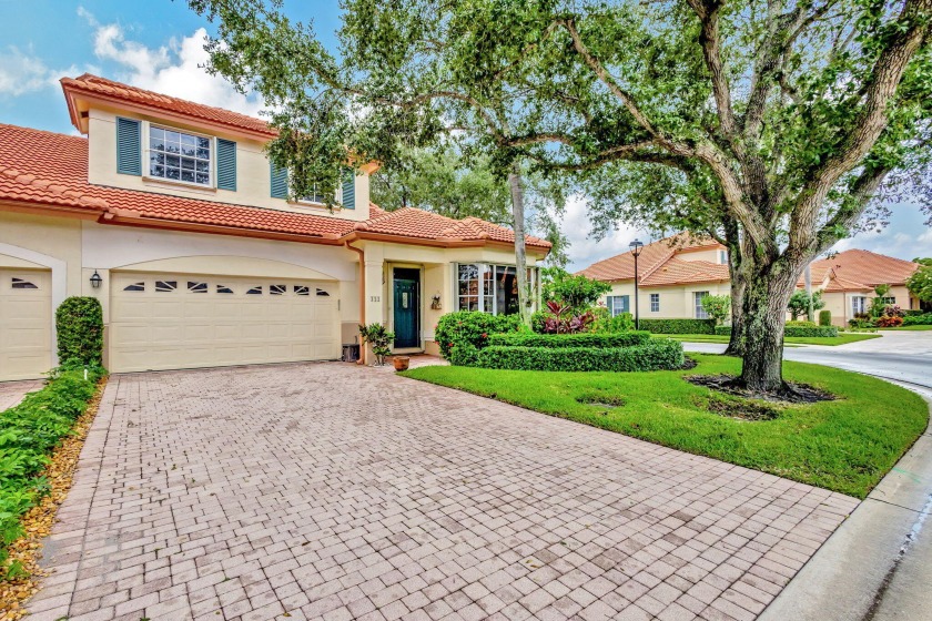 Immaculate Large End Unit Townhome in Monterey Pointe a Highly - Beach Townhome/Townhouse for sale in Palm Beach Gardens, Florida on Beachhouse.com