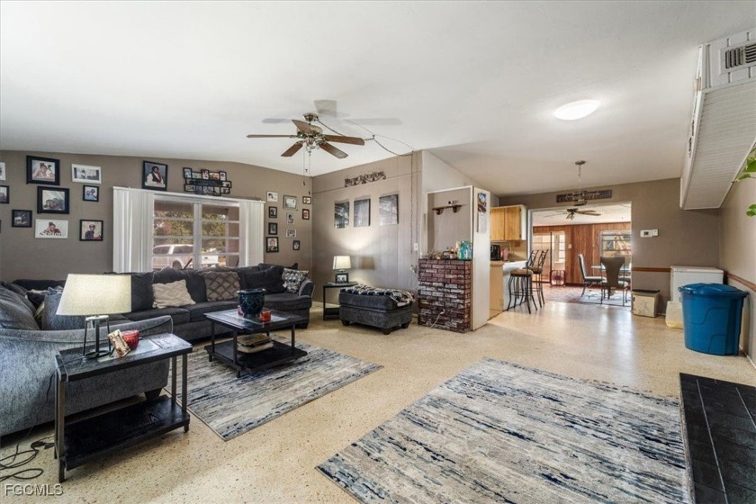 Welcome to 298 Lakeview Drive, North Fort Myers, FL 33917 - Beach Home for sale in North Fort Myers, Florida on Beachhouse.com