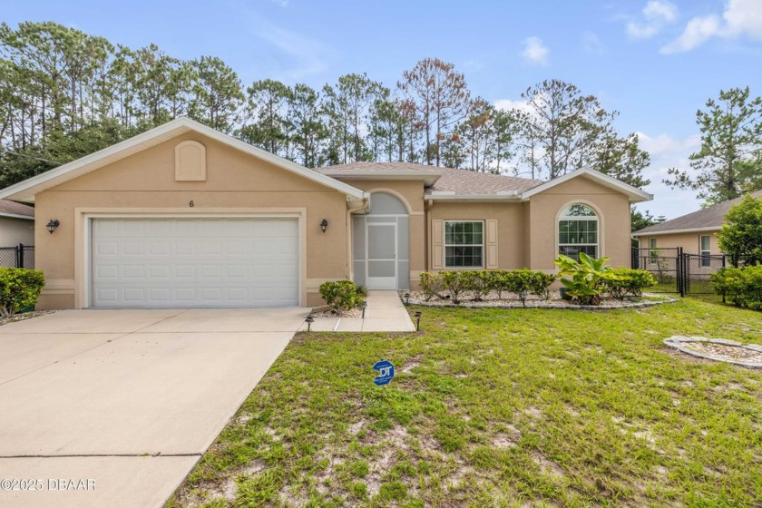 Welcome to this beautifully maintained 3 bedroom, 2 bathroom - Beach Home for sale in Palm Coast, Florida on Beachhouse.com