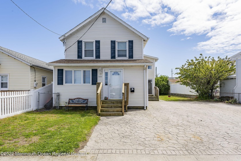 Enjoy life at the beautiful Jersey Shore with this charming 2 - Beach Condo for sale in Seaside Heights, New Jersey on Beachhouse.com