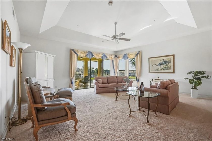 Don't miss this opportunity!!! 3rd-floor end-unit with Pristine - Beach Condo for sale in Naples, Florida on Beachhouse.com