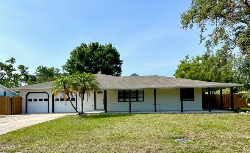 Located in the highly sought after Arlington park neighborhood - Beach Home for sale in Sarasota, Florida on Beachhouse.com