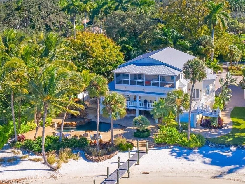A rare offering along the Caloosahatchee River, this private - Beach Home for sale in Fort Myers, Florida on Beachhouse.com