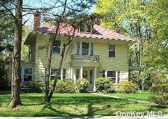 A Ideal property that offers a blend of historic charm and - Beach Home for sale in Glen Cove, New York on Beachhouse.com