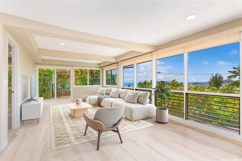Welcome to 1898 Iwi Way, a charming home perched above Honolulu - Beach Home for sale in Honolulu, Hawaii on Beachhouse.com