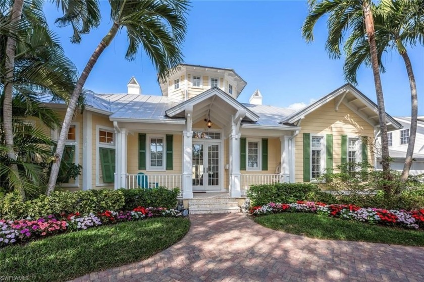 NO HOA'S, NO RULES, AND TOTAL FREEDOM LIVING IN DOWNTOWN NAPLES - Beach Home for sale in Naples, Florida on Beachhouse.com