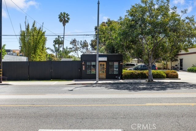 Versatile creative office and adjacent lot available on - Beach Commercial for sale in Redondo Beach, California on Beachhouse.com
