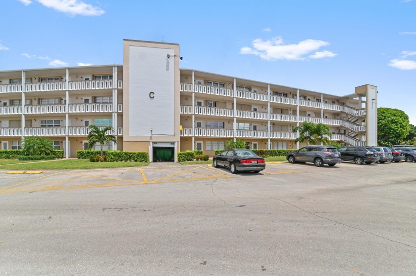 Welcome to this inviting condo in the desirable 55+ gated - Beach Condo for sale in West Palm Beach, Florida on Beachhouse.com