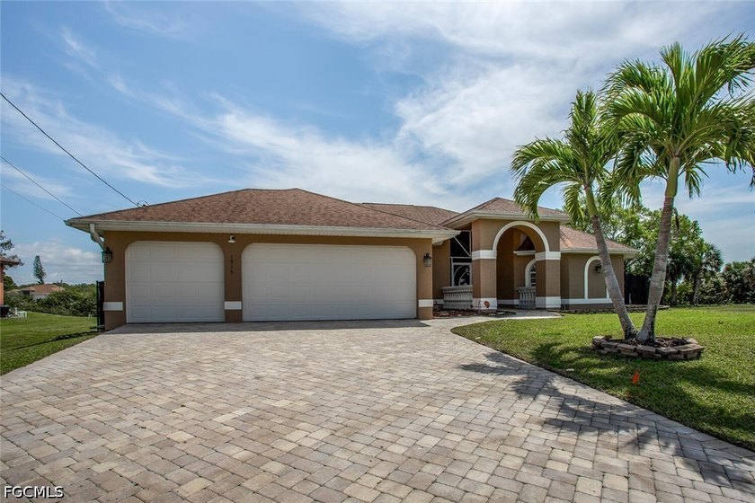 Must see 4 bedroom waterfront home - well maintained with many - Beach Home for sale in Cape Coral, Florida on Beachhouse.com