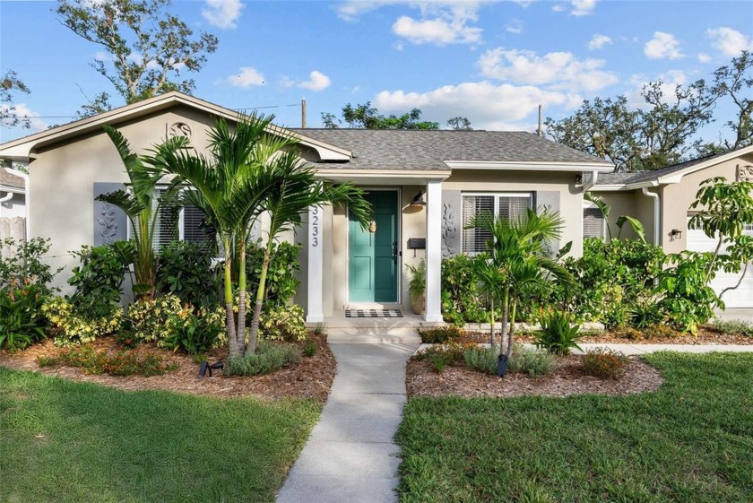 Under contract-accepting backup offers. Stunning Magnolia - Beach Home for sale in St. Petersburg, Florida on Beachhouse.com