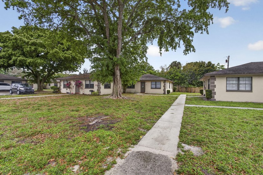 Updated, charming 3 bed 2 bath villa in West Palm Beach & it - Beach Home for sale in West Palm Beach, Florida on Beachhouse.com