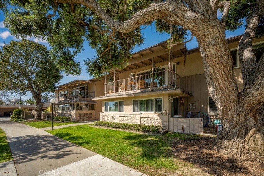 Charming two bedroom two bath Upstairs Unit in Mutual 15 - Beach Other for sale in Seal Beach, California on Beachhouse.com