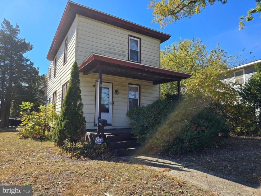 Welcome to this nice 2 story older home with many possibilities - Beach Home for sale in Mays Landing, New Jersey on Beachhouse.com