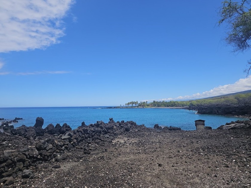 Secluded oceanfront property along Honomalino Bay in South Kona - Beach Home for sale in Captain Cook, Hawaii on Beachhouse.com