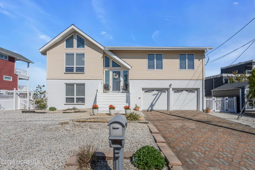 Stunning bayfront home located in a private cul-de-sac in the - Beach Home for sale in Bayville, New Jersey on Beachhouse.com