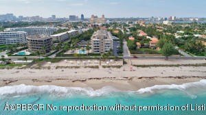 Ocean block location and recently refurbished garden apartment - Beach Condo for sale in Palm Beach, Florida on Beachhouse.com