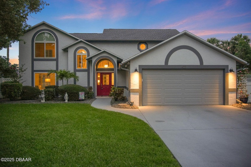 This 3 bedroom, 3 bathroom RIVERFRONT home offers serenity in - Beach Home for sale in Ormond Beach, Florida on Beachhouse.com