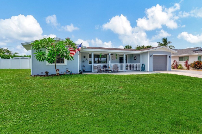 NO HOA. The roof is 7 years old, the hot water heater is 5 - Beach Home for sale in Palm Beach Gardens, Florida on Beachhouse.com