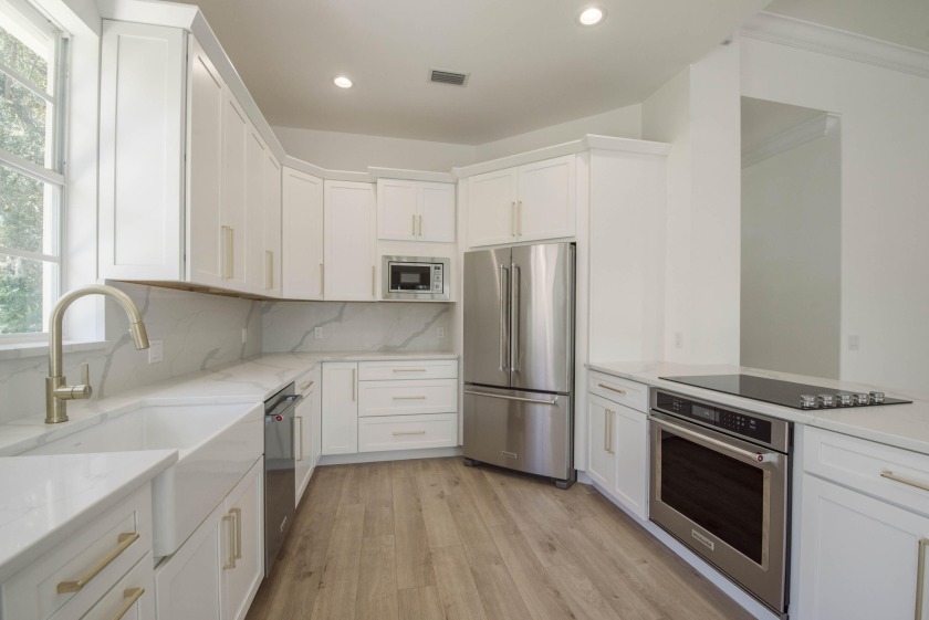 Be the first to put your personal touch on this fabulous and - Beach Home for sale in Palm Beach Gardens, Florida on Beachhouse.com