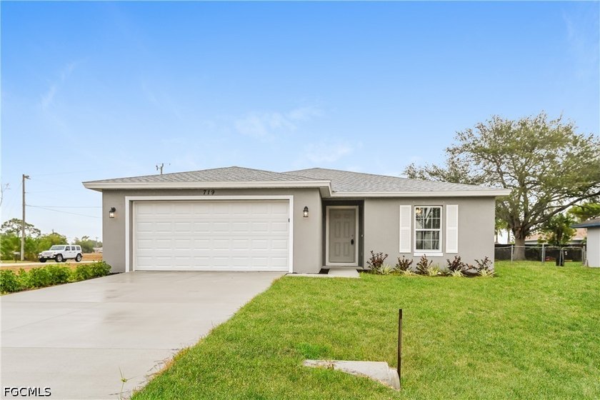 4-bedroom, 2-bath home on an oversized lot with 1,833 sq ft of - Beach Home for sale in Cape Coral, Florida on Beachhouse.com