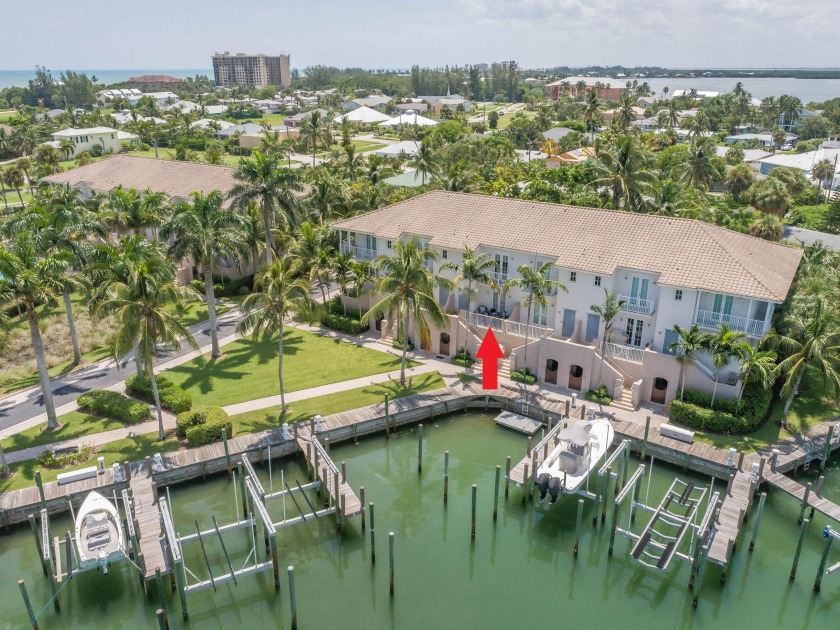 Waterfront Paradise! Tucked away from the hustle & bustle sits - Beach Townhome/Townhouse for sale in Fort Pierce, Florida on Beachhouse.com