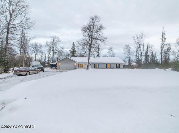 SPACIOUS, FULLY RENOVATED 2,188 SQ FT 4-BEDROOM HOME ON 1.62 - Beach Home for sale in Kenai, Alaska on Beachhouse.com