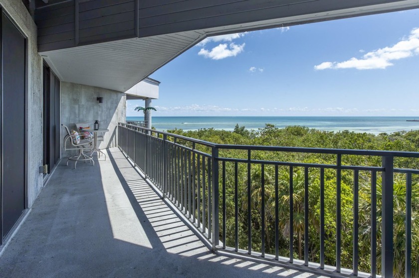 Experience Luxury Living by the Sea.Welcome to your dream - Beach Condo for sale in Key West, Florida on Beachhouse.com