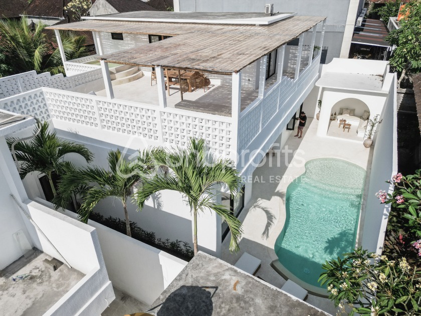 Luxurious 4-Bedroom Villa in Babakan with Rooftop Pool and Terrac - Beach Home for sale in Canggu - Batu Bolong, Bali on Beachhouse.com